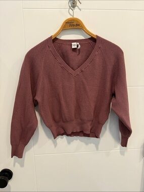 twik dusty rose V-neck cropped pullover size small